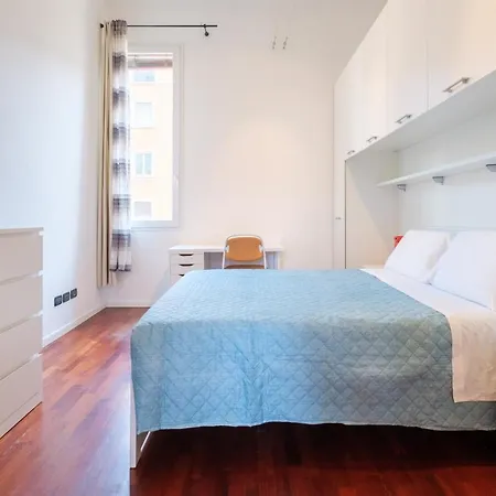 アパート Irnerio 39 By *